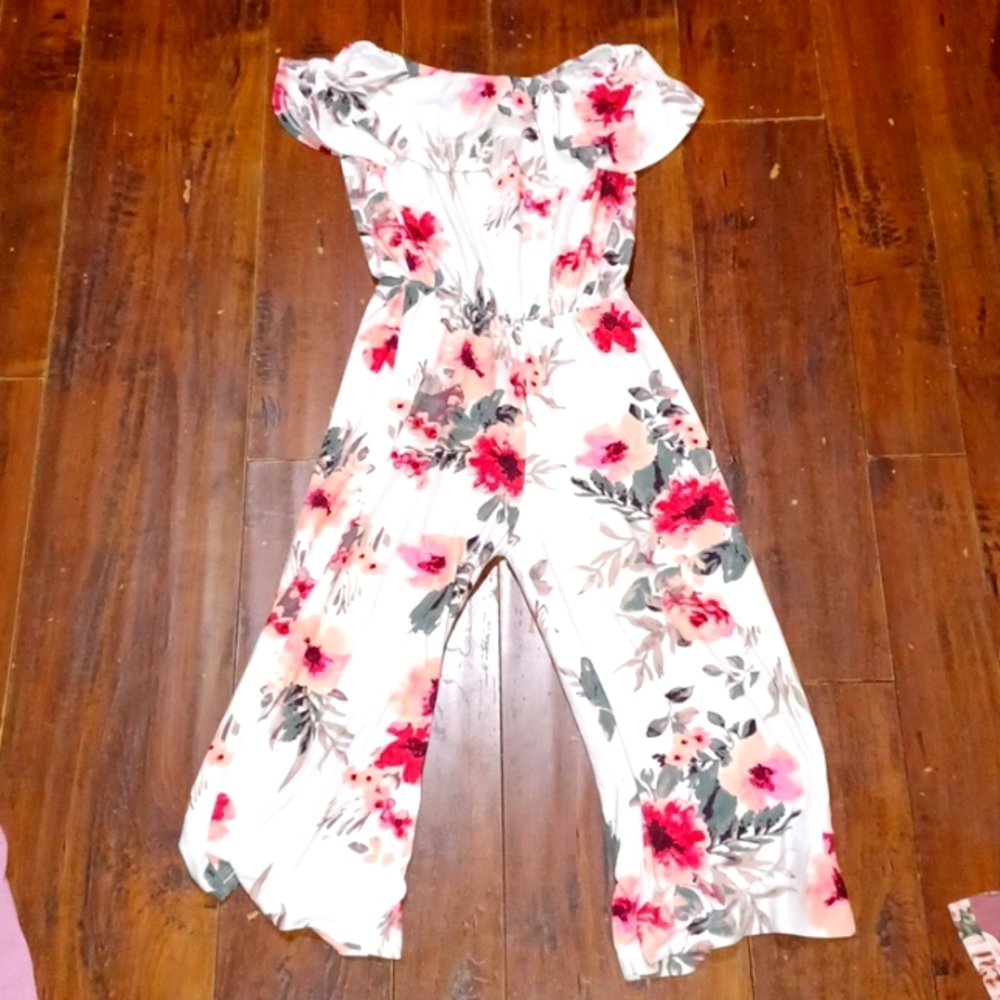 A dress,size 9-7(s)